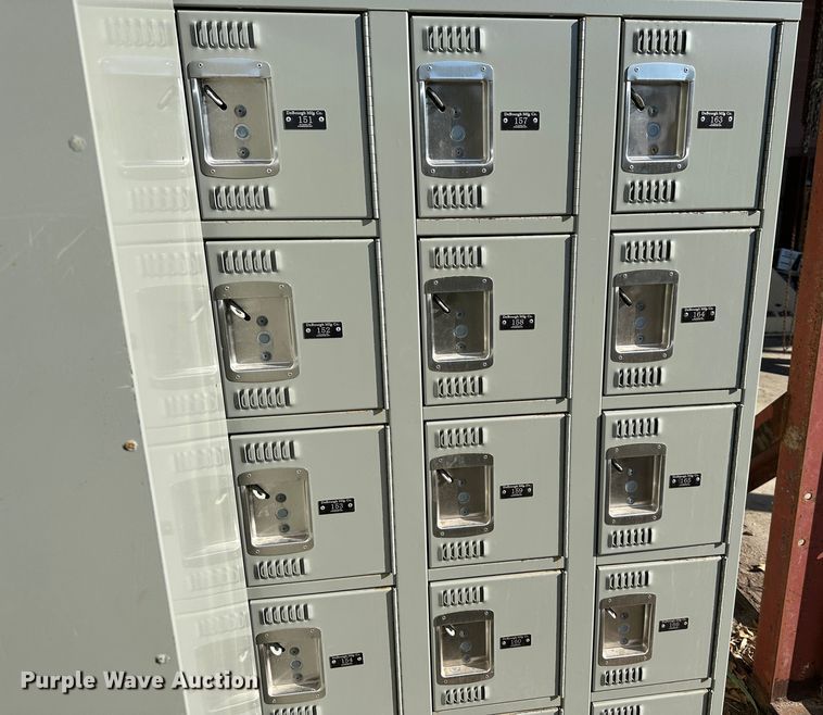 image for item LN9144 (8) lockers