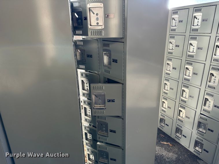 image for item LN9144 (8) lockers