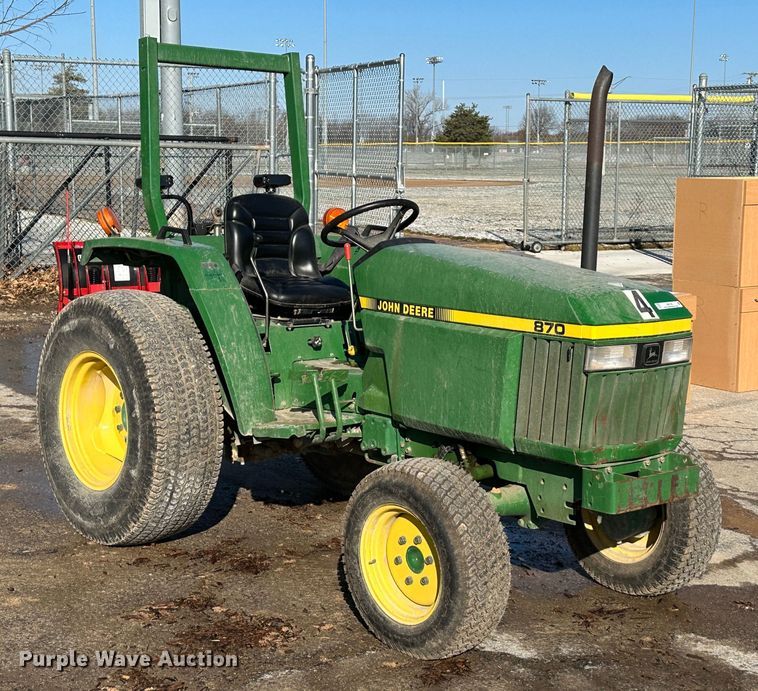 image for item LN9145 1998 John Deere 870  MFWD tractor