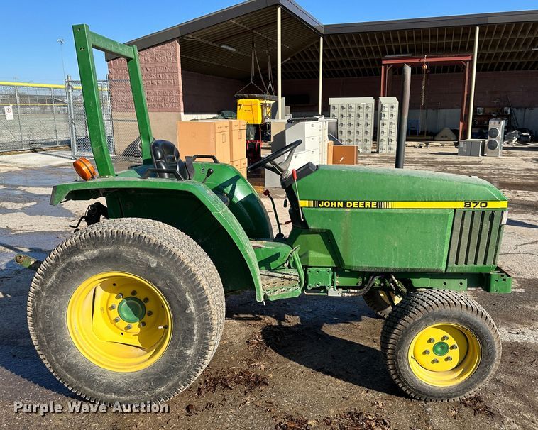 image for item LN9145 1998 John Deere 870  MFWD tractor