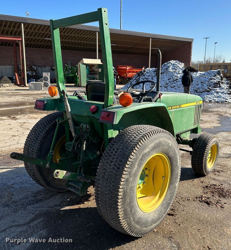 image for item LN9145 1998 John Deere 870  MFWD tractor