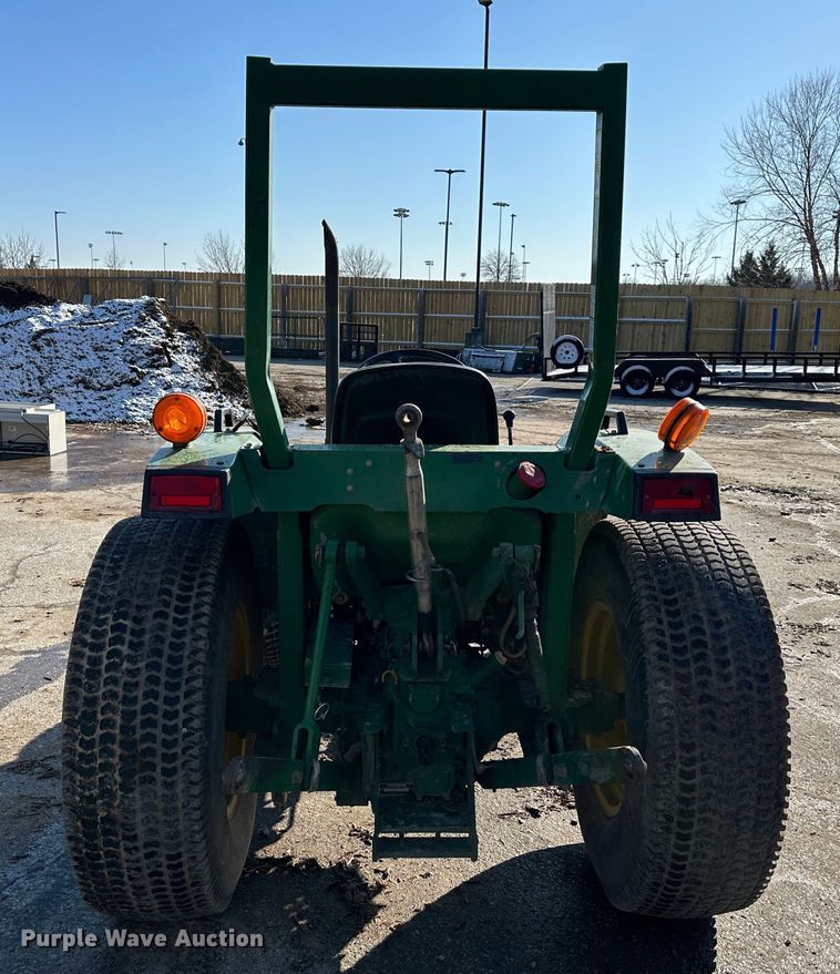 image for item LN9145 1998 John Deere 870  MFWD tractor