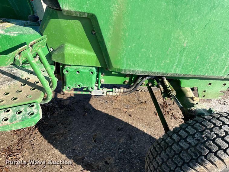 image for item LN9145 1998 John Deere 870  MFWD tractor