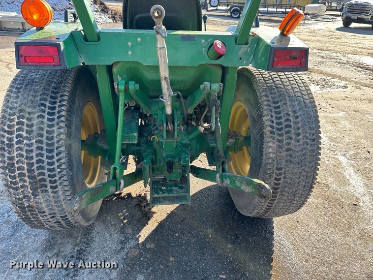 image for item LN9145 1998 John Deere 870  MFWD tractor