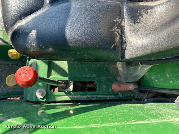 image for item LN9145 1998 John Deere 870  MFWD tractor