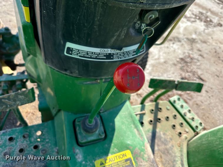 image for item LN9145 1998 John Deere 870  MFWD tractor