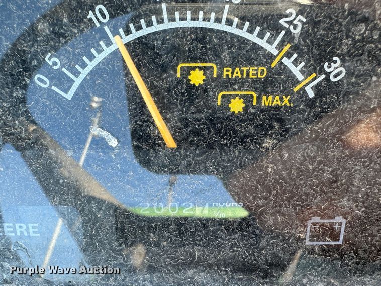 image for item LN9145 1998 John Deere 870  MFWD tractor