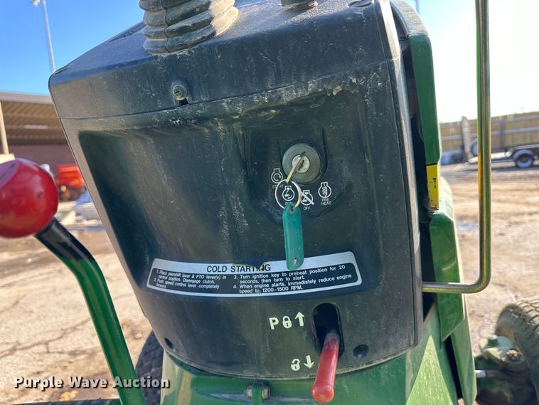 image for item LN9145 1998 John Deere 870  MFWD tractor