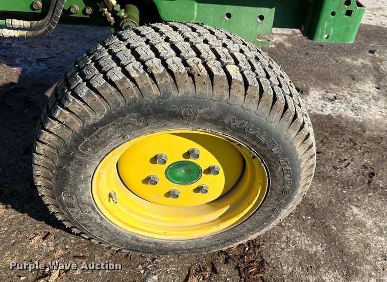 image for item LN9145 1998 John Deere 870  MFWD tractor