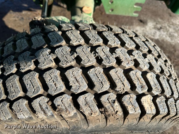 image for item LN9145 1998 John Deere 870  MFWD tractor