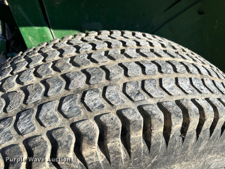 image for item LN9145 1998 John Deere 870  MFWD tractor