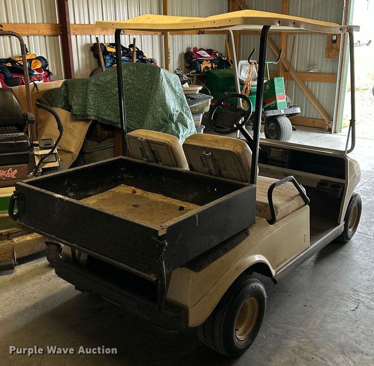 image for item LN9325 2000 Club Car  golf cart