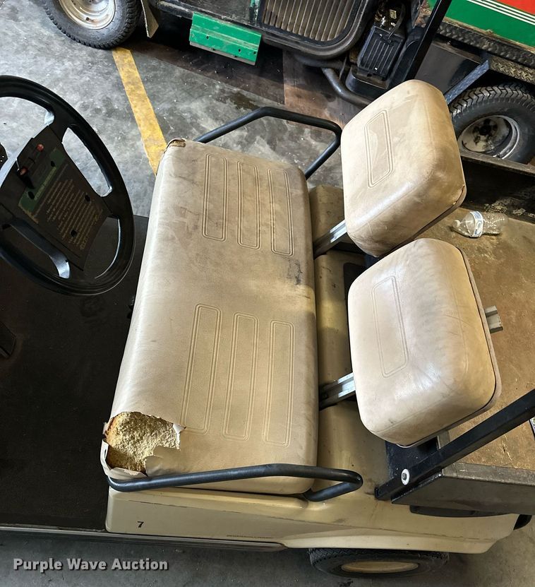 image for item LN9325 2000 Club Car  golf cart