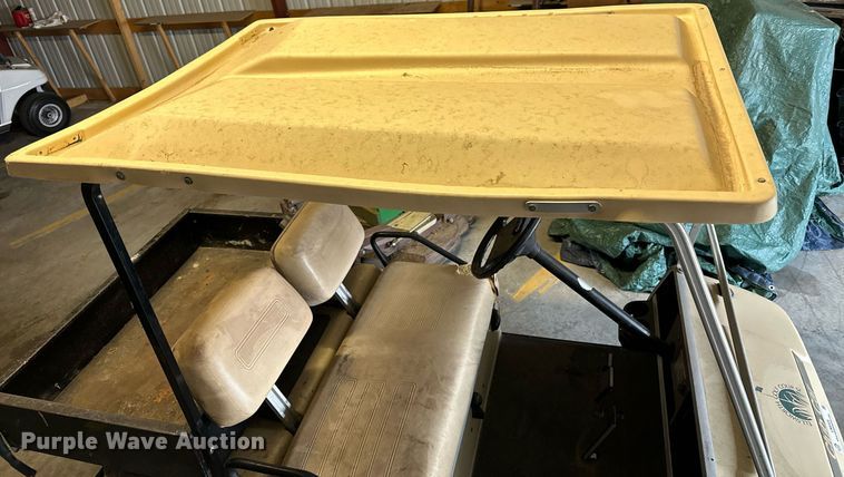 image for item LN9325 2000 Club Car  golf cart