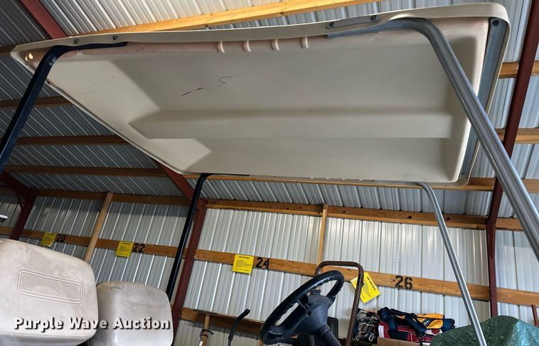 image for item LN9325 2000 Club Car  golf cart