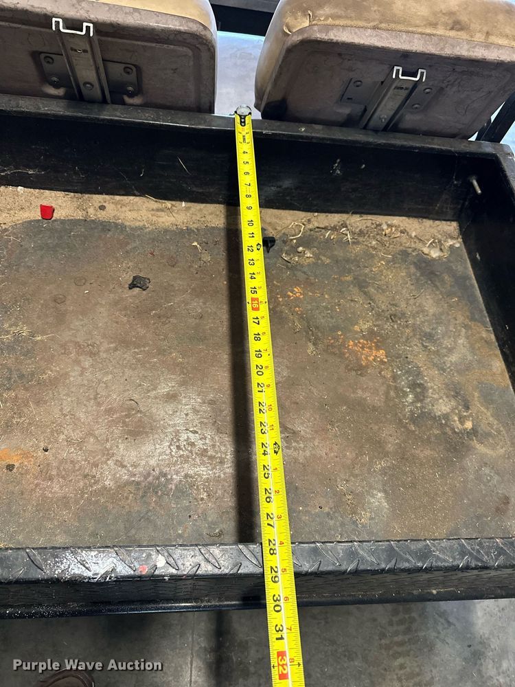 image for item LN9325 2000 Club Car  golf cart