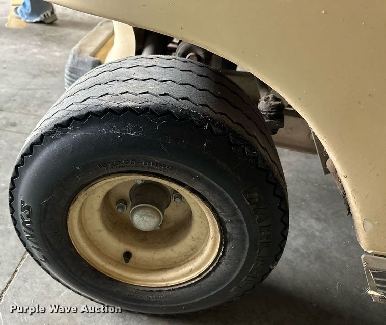 image for item LN9325 2000 Club Car  golf cart