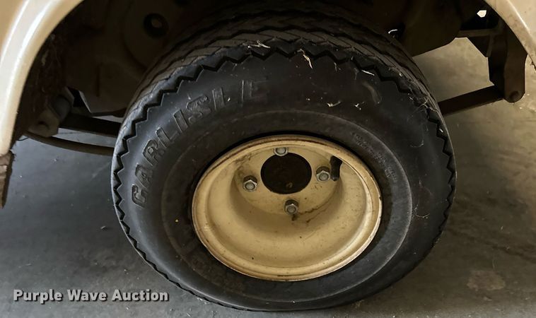 image for item LN9325 2000 Club Car  golf cart