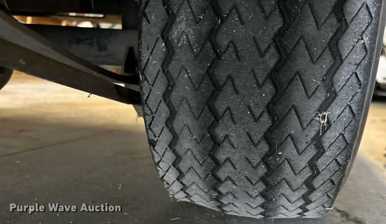 image for item LN9325 2000 Club Car  golf cart