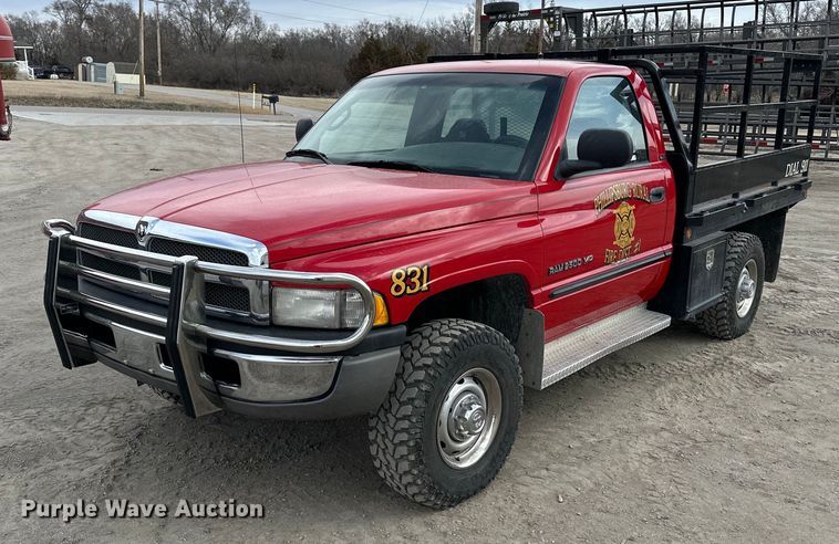 image for item LN9339 2001 Dodge Ram 2500 Laramie SLT  flatbed pickup truck