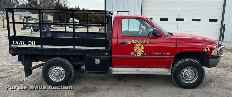 image for item LN9339 2001 Dodge Ram 2500 Laramie SLT  flatbed pickup truck