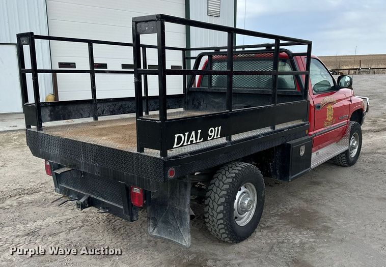 image for item LN9339 2001 Dodge Ram 2500 Laramie SLT  flatbed pickup truck