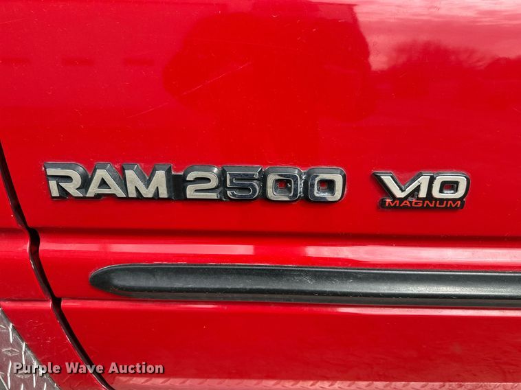 image for item LN9339 2001 Dodge Ram 2500 Laramie SLT  flatbed pickup truck