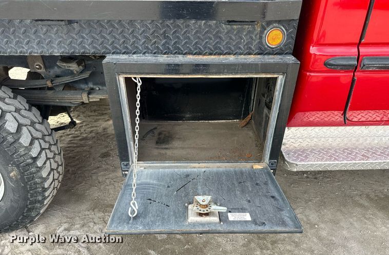 image for item LN9339 2001 Dodge Ram 2500 Laramie SLT  flatbed pickup truck