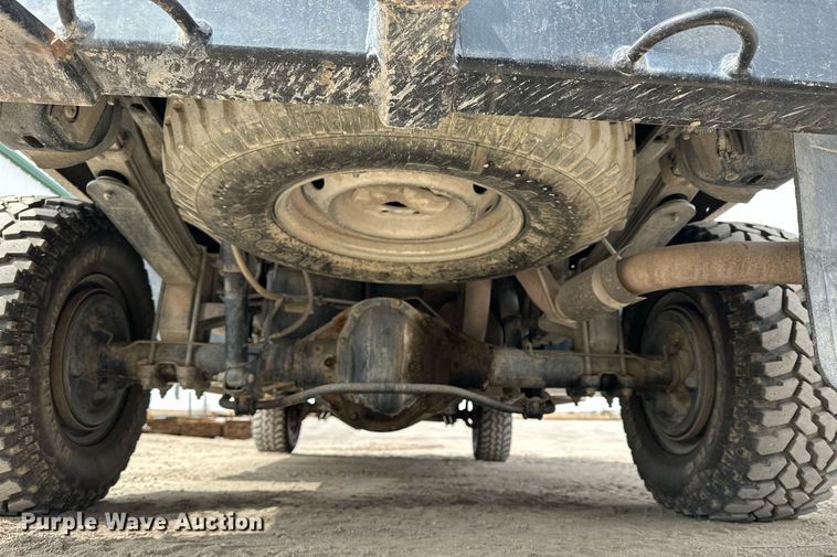 image for item LN9339 2001 Dodge Ram 2500 Laramie SLT  flatbed pickup truck