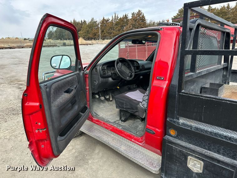 image for item LN9339 2001 Dodge Ram 2500 Laramie SLT  flatbed pickup truck