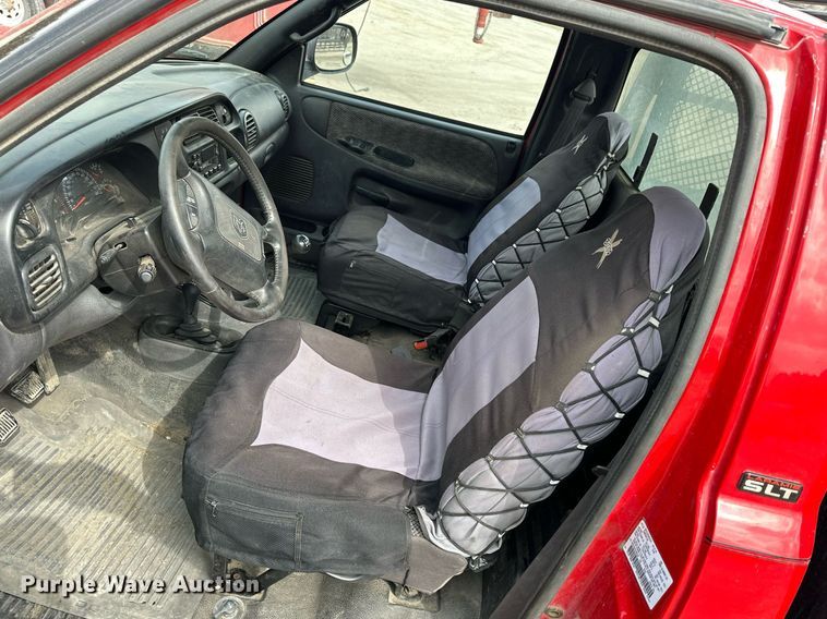 image for item LN9339 2001 Dodge Ram 2500 Laramie SLT  flatbed pickup truck