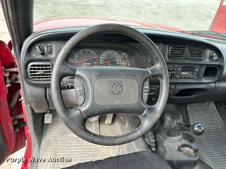 image for item LN9339 2001 Dodge Ram 2500 Laramie SLT  flatbed pickup truck