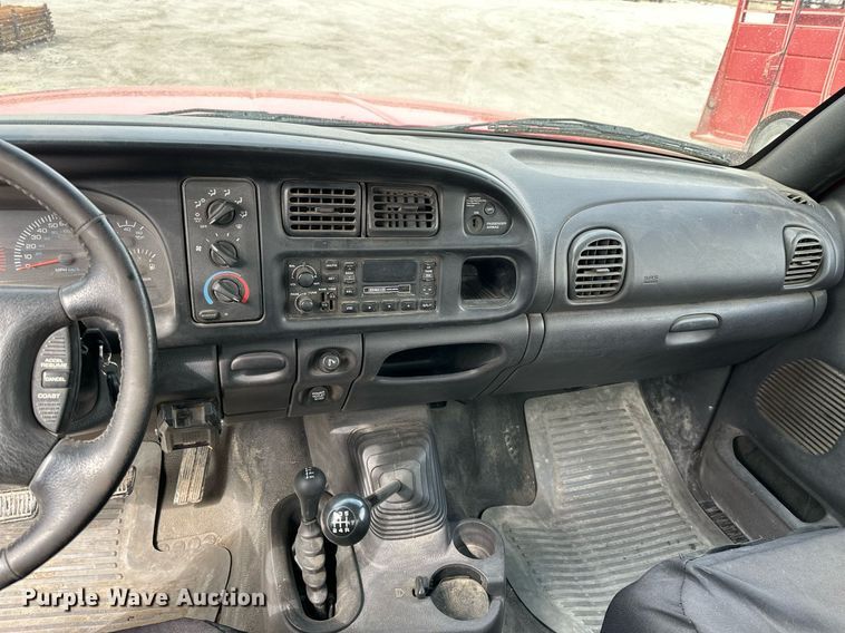 image for item LN9339 2001 Dodge Ram 2500 Laramie SLT  flatbed pickup truck