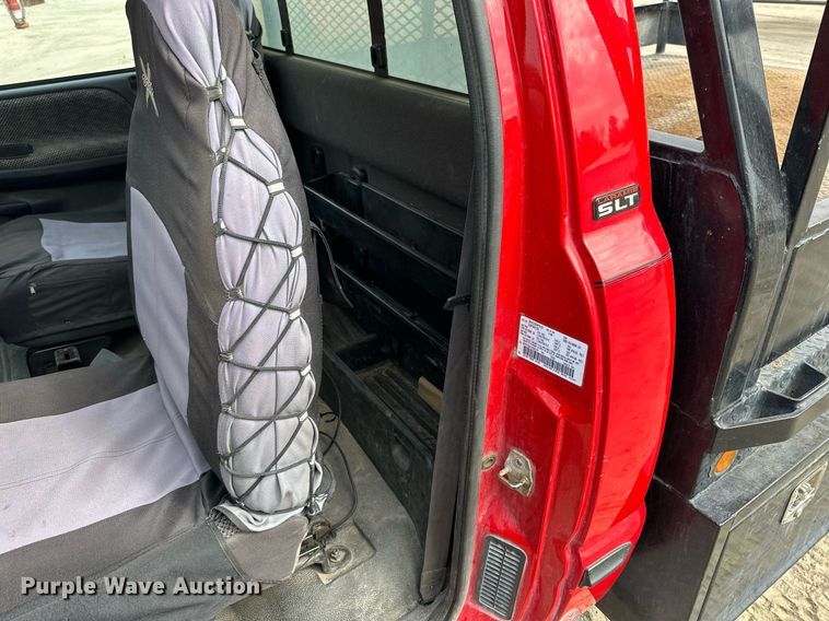 image for item LN9339 2001 Dodge Ram 2500 Laramie SLT  flatbed pickup truck