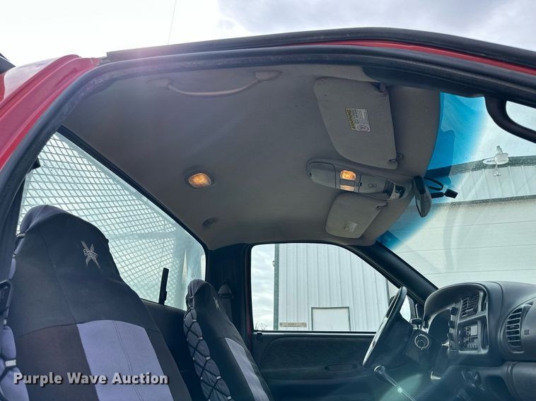 image for item LN9339 2001 Dodge Ram 2500 Laramie SLT  flatbed pickup truck