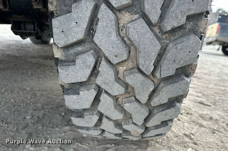 image for item LN9339 2001 Dodge Ram 2500 Laramie SLT  flatbed pickup truck