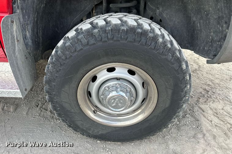 image for item LN9339 2001 Dodge Ram 2500 Laramie SLT  flatbed pickup truck