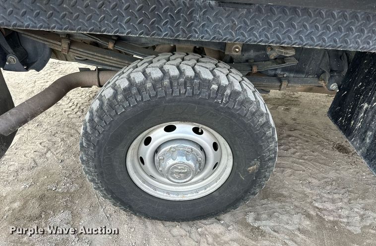 image for item LN9339 2001 Dodge Ram 2500 Laramie SLT  flatbed pickup truck