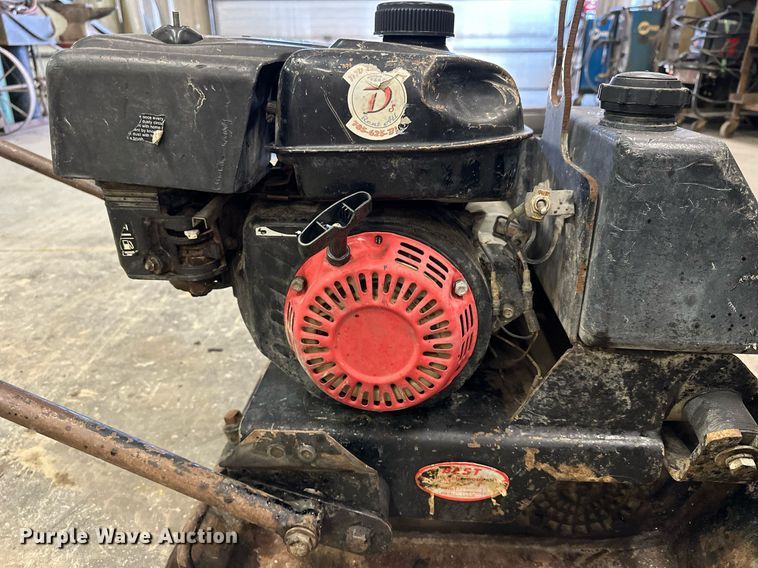 image for item LN9345 Best S28A  plate compactor