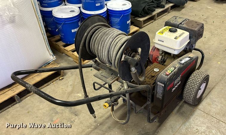 image for item LN9351 RSC 3004  pressure washer