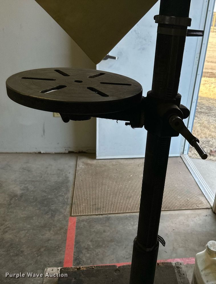 image for item LN9353 Duracraft 45161  drill press