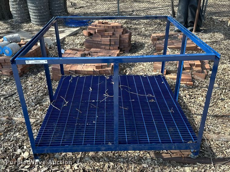 image for item LN9355 Steel pallet