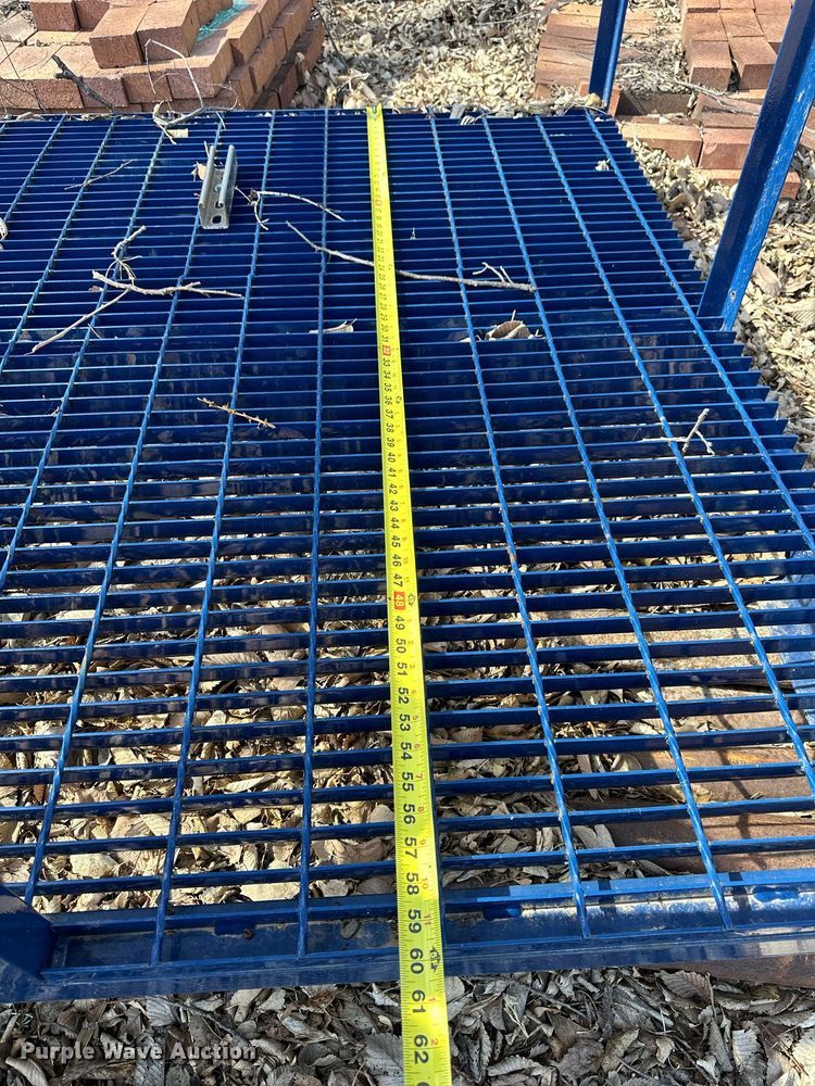 image for item LN9355 Steel pallet