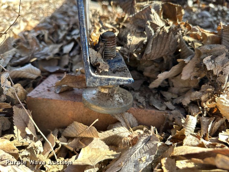 image for item LN9355 Steel pallet