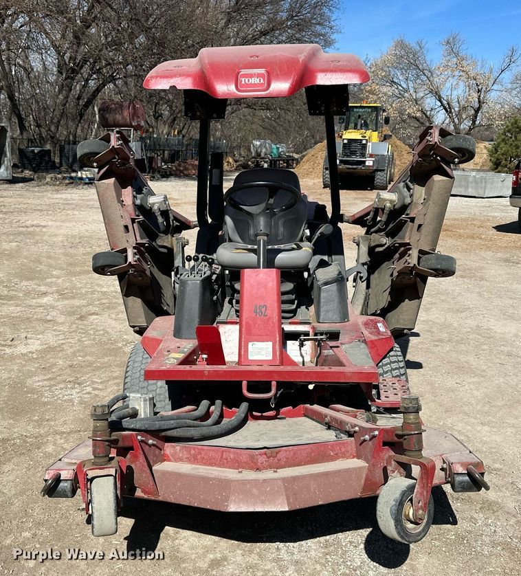 image for item LN9356 Toro Groundsmaster 4000D  lawn mower