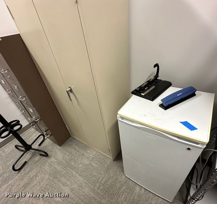 image for item LP9849 Office furniture