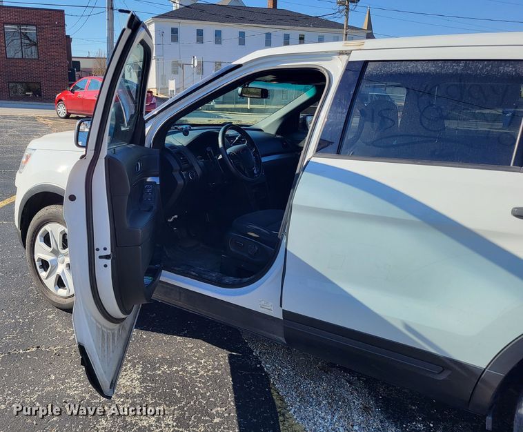 image for item LR9199 2016 Ford Explorer Police Interceptor  SUV