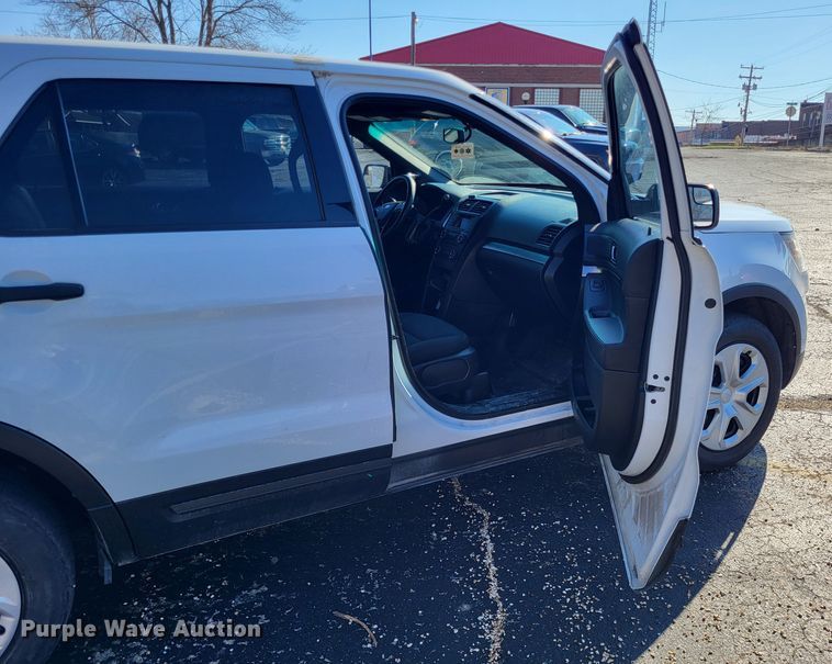 image for item LR9199 2016 Ford Explorer Police Interceptor  SUV