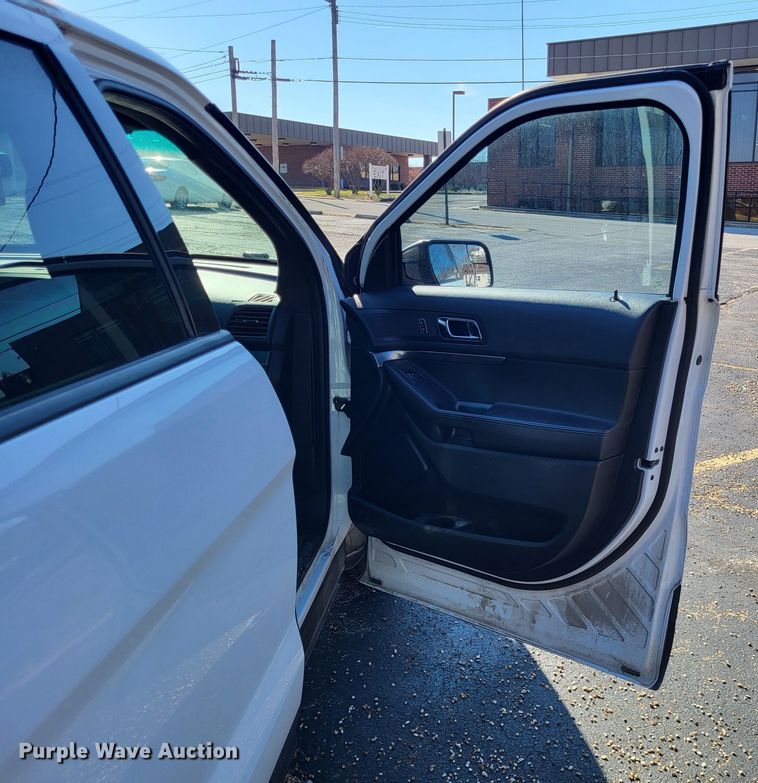 image for item LR9199 2016 Ford Explorer Police Interceptor  SUV