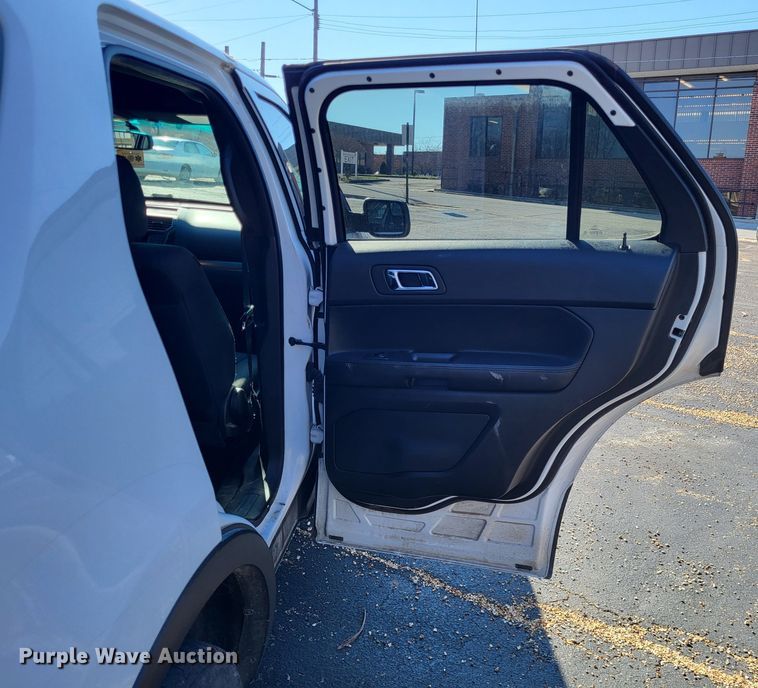 image for item LR9199 2016 Ford Explorer Police Interceptor  SUV